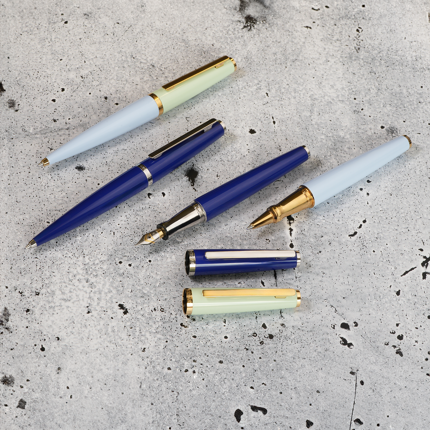 Otto Hutt Design 06 Classic Blue Fountain pen - Vulpen / Fountain